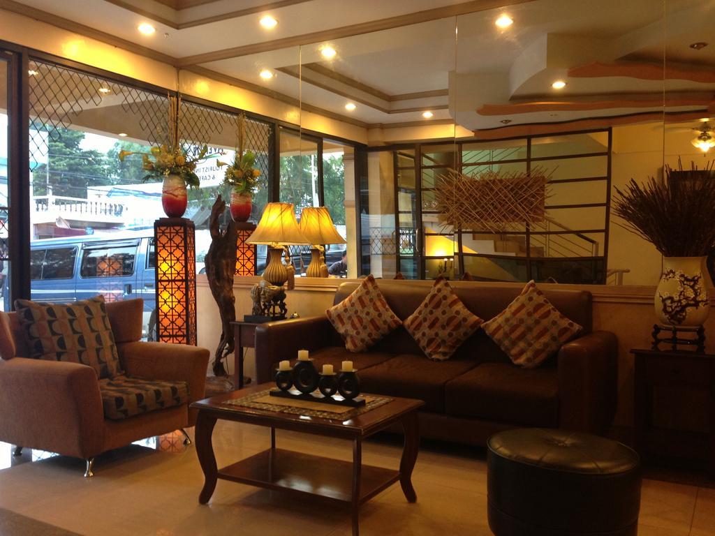 Sun Avenue Tourist Inn & Cafe Tagbilaran City Exterior foto
