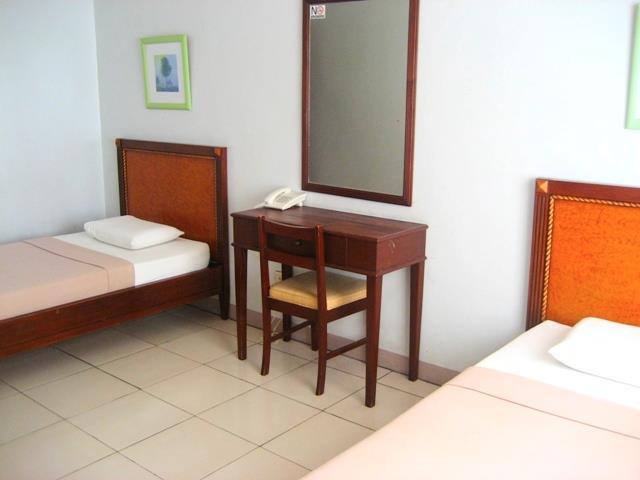 Sun Avenue Tourist Inn & Cafe Tagbilaran City Exterior foto