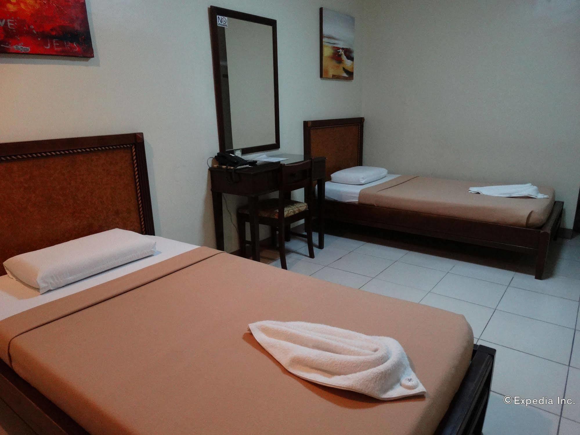 Sun Avenue Tourist Inn & Cafe Tagbilaran City Exterior foto